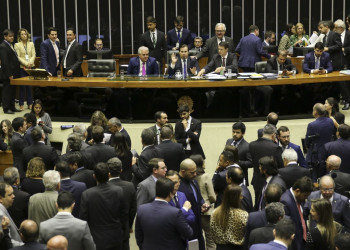 Plenário da Câmara aprova proposta que suspende dívidas do Fies durante a pandemia